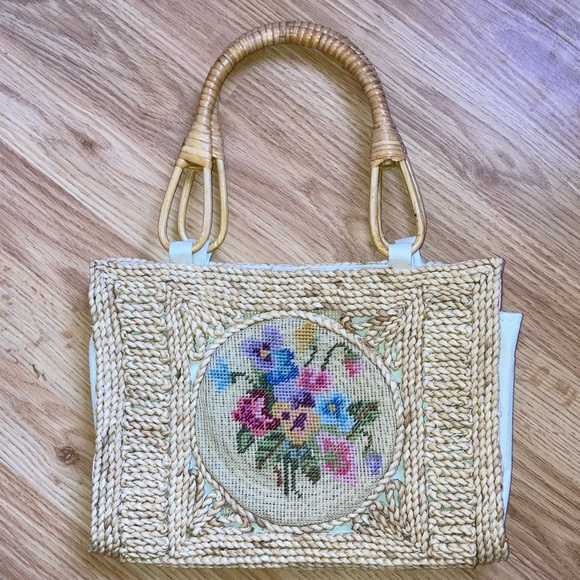 Vintage 70s Cross Stitch Straw Handbag Purse Florals Wicker Top Handles - Picture 3 of 5
